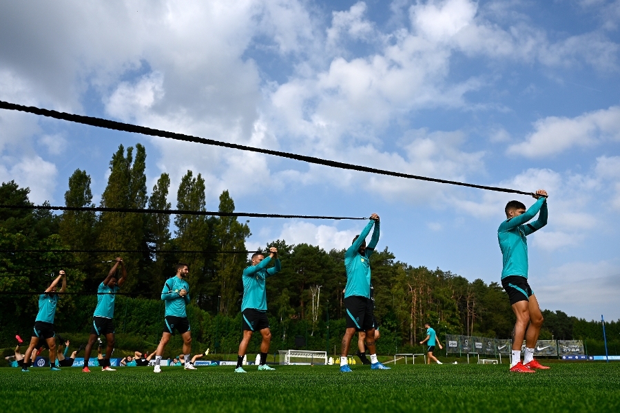 Alexis y Vidal continúan la puesta a punto en Inter, que piensa en el duelo con Sassuolo