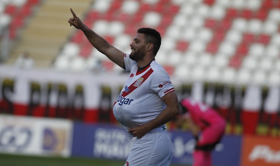 Curicó Unido consiguió un emotivo triunfo sobre Cobresal y salió de la zona de descenso directo