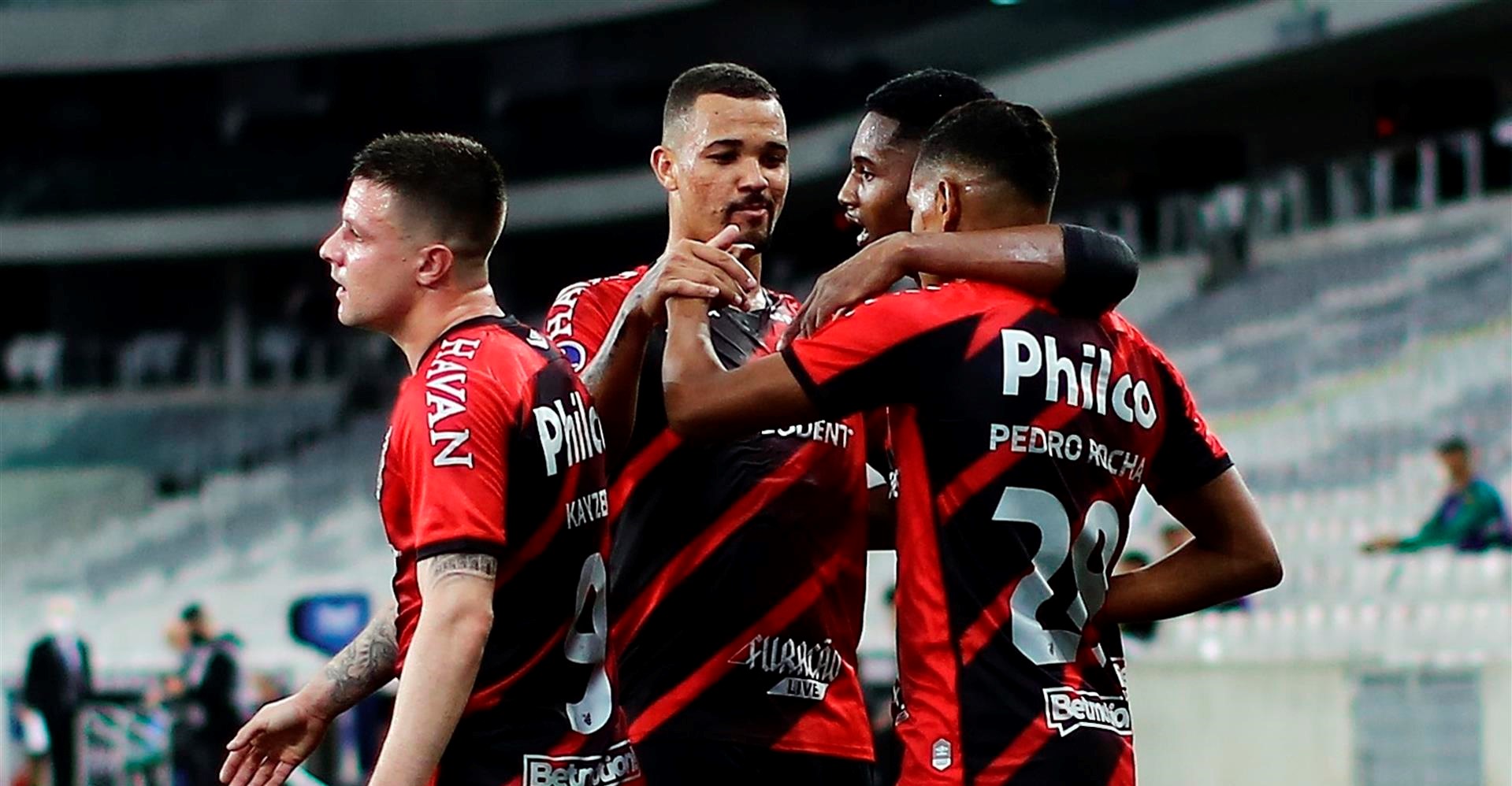 Atlético Paranaense eliminó a Peñarol y jugará con Bragantino una final brasileña en la Sudamericana