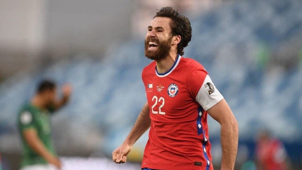 Buenas noticias para la Roja: Inglaterra no exigirá cuarentena estricta a futbolistas vacunados