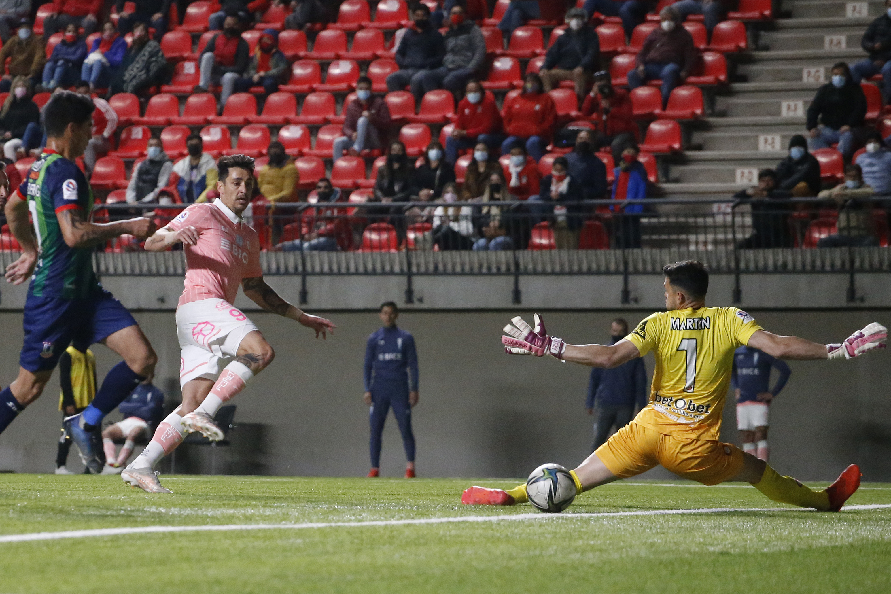 Zampedri corrió desde campo propio y con un golazo aumentó la ventaja de la UC sobre La Calera