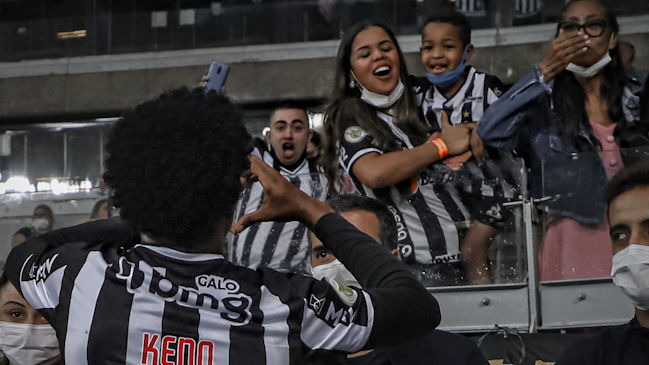 Atlético Mineiro derrotó a Inter de Porto Alegre y amplió su ventaja como líder del Brasileirao