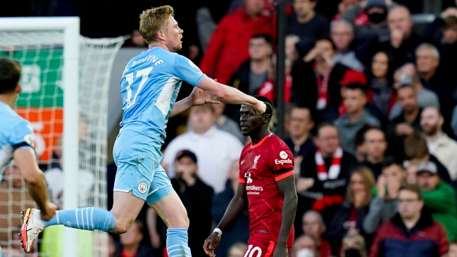 Liverpool y Manchester City protagonizaron vibrante empate en festival de golazos