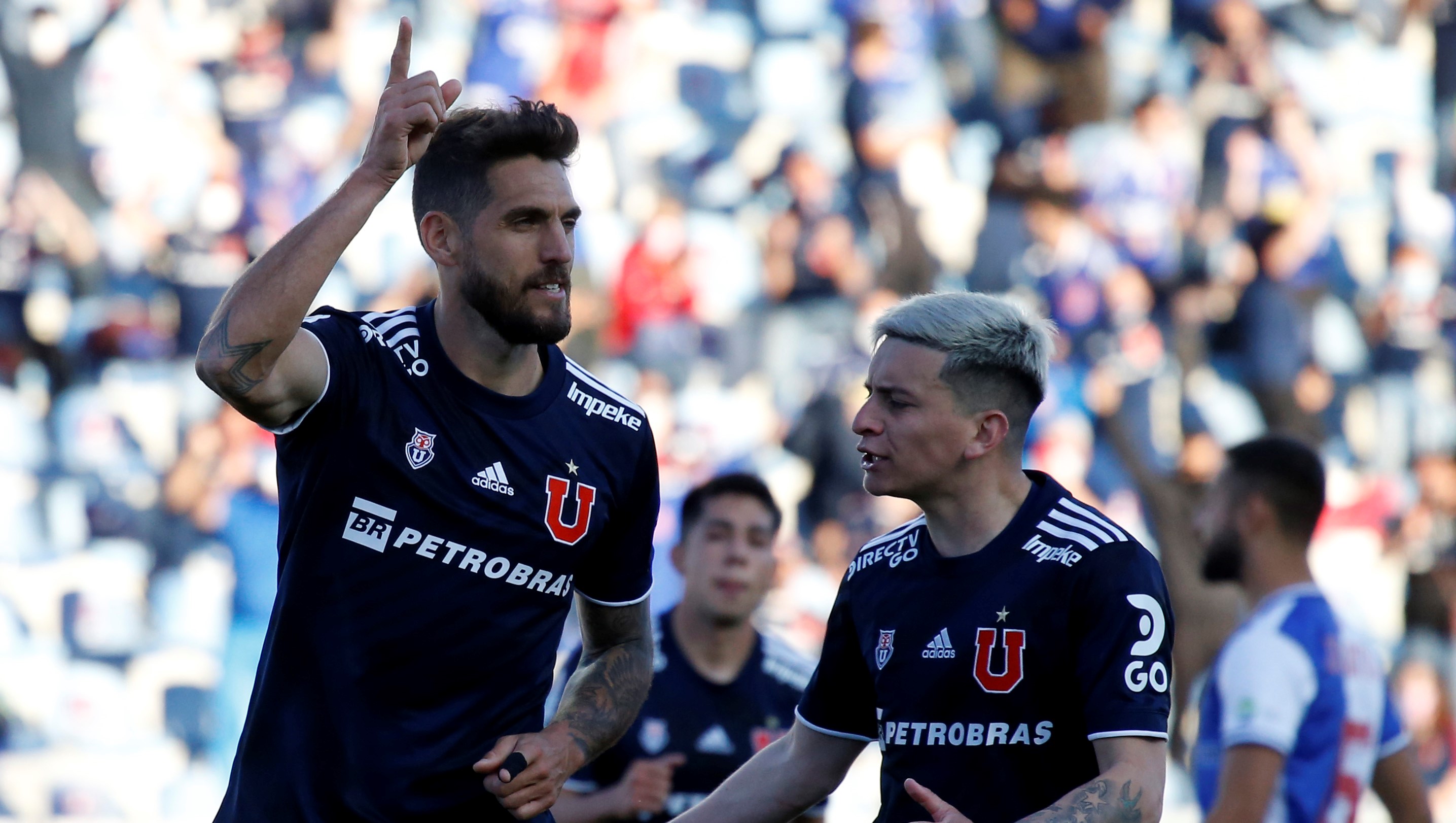 Joaquín Larrivey ejecutó de penal y aumentó la ventaja de la U sobre Antofagasta