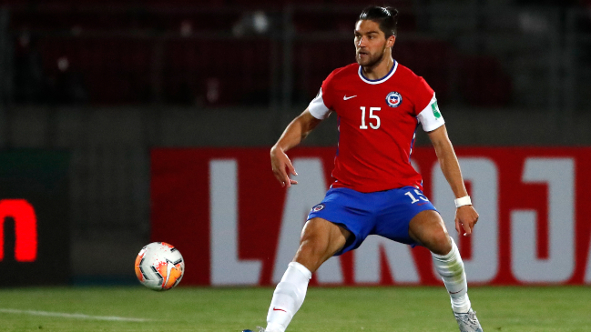 Francisco Sierralta fue liberado de la convocatoria de La Roja por su lesión muscular