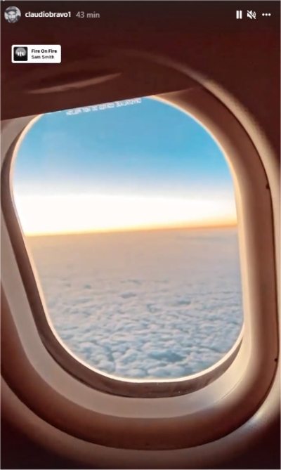 Arturo Vidal y Claudio Bravo arribaron a Chile para sumarse a la Roja