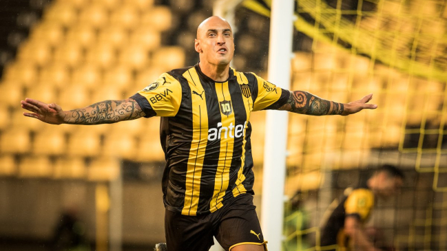 Ariel Nahuelpán fue separado del plantel de Peñarol