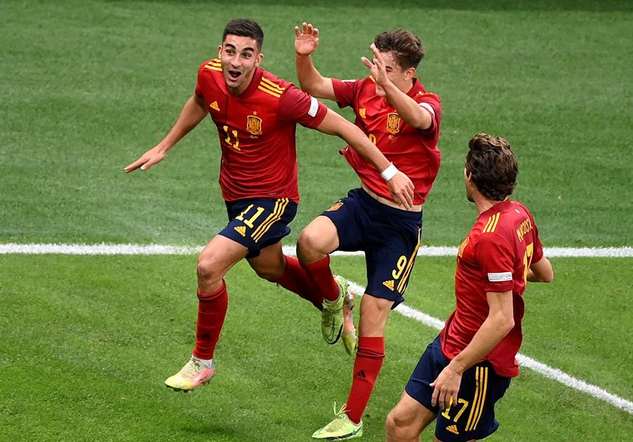 Ferran Torres se matriculó con un doblete ante Italia en avance de España a la final de la Nations League