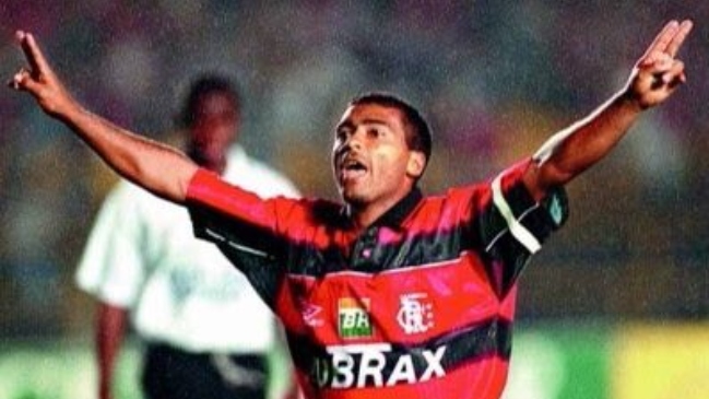 Romario recordó que un día como hoy le marcó cuatro goles a Universidad de Chile