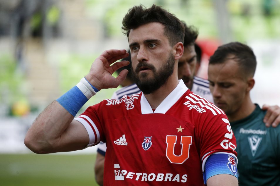 ¡Con cambios obligados! La alineación de la mermada U. de Chile para visitar a Everton