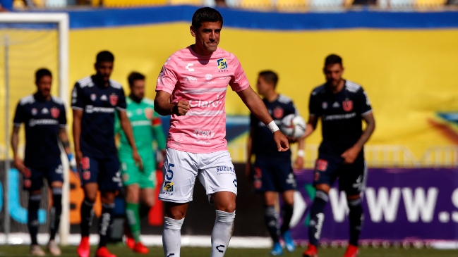 Everton batió a una golpeada Universidad de Chile y le propinó su cuarto duelo sin ganar