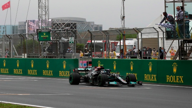 Valtteri Bottas celebró en Turquía y Max Verstappen recuperó el liderato