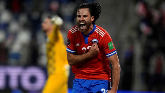 Ben Brereton marcó un golazo y abrió la cuenta para la Roja sobre Paraguay