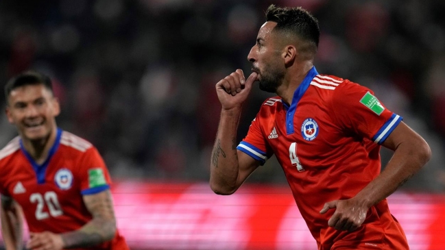 Mauricio Isla marcó el segundo gol de la Roja ante Paraguay