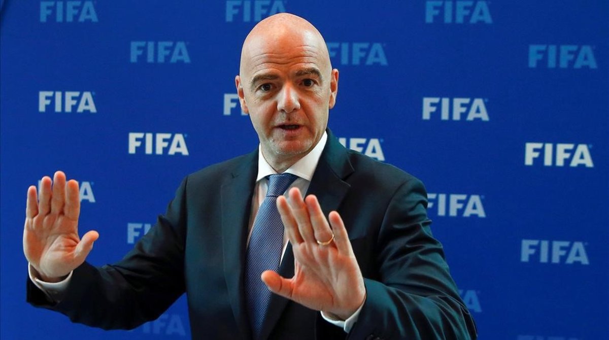 Infantino: Hay un Super Bowl al año, ¿por qué no organizar un Mundial cada dos?