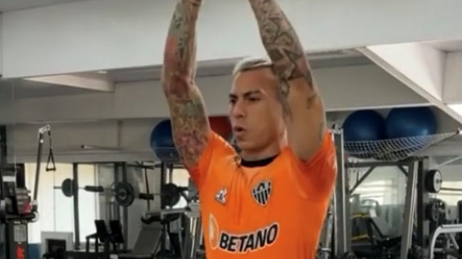 Eduardo Vargas mostró su exigente puesta a punto tras perderse la fecha triple con la Roja