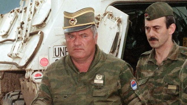 Un club dejó la liga serbia de balonmano en protesta por cantos de apoyo a un genocida