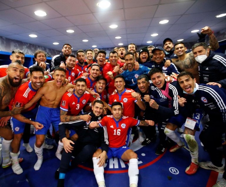 El íntimo festejo del camarín de la Roja tras la victoria sobre Venezuela