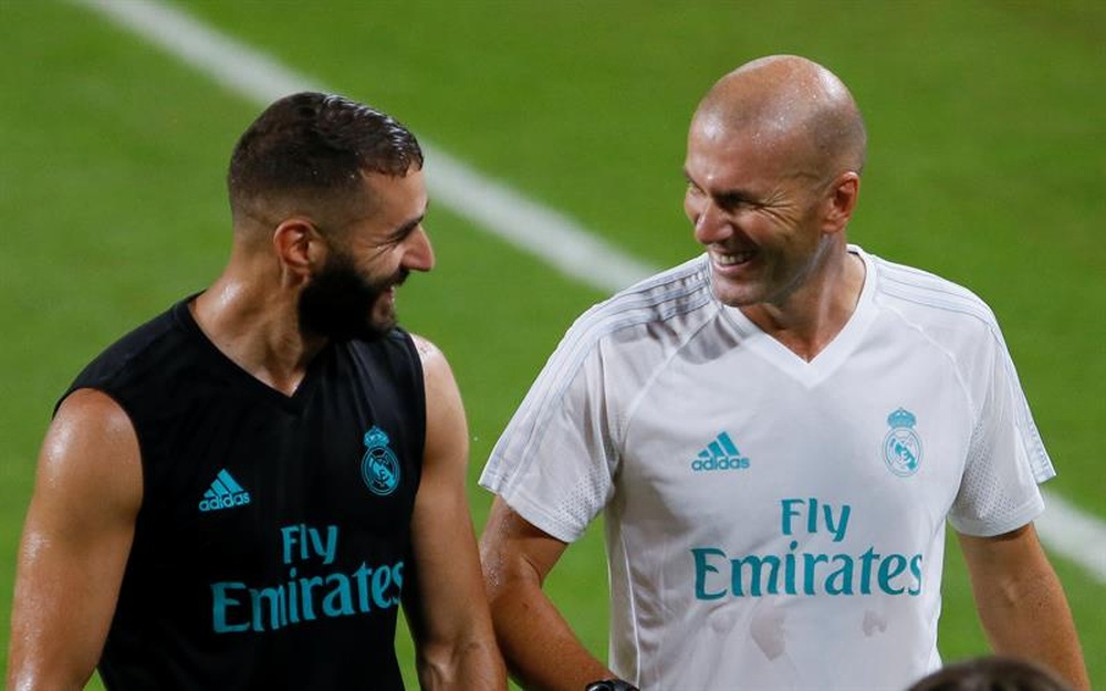 Zinedine Zidane: Benzema es un jugador increíble y merece el Balón de Oro