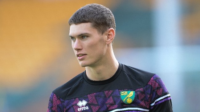 Joven arquero británico fue diagnosticado con cáncer testicular