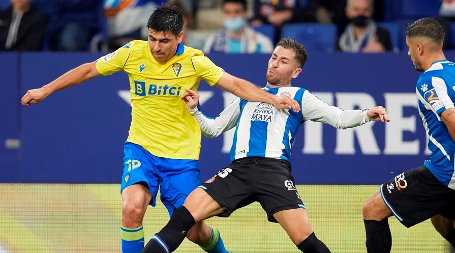 Tomás Alarcón vio acción en dolorosa caída de Cádiz ante Espanyol