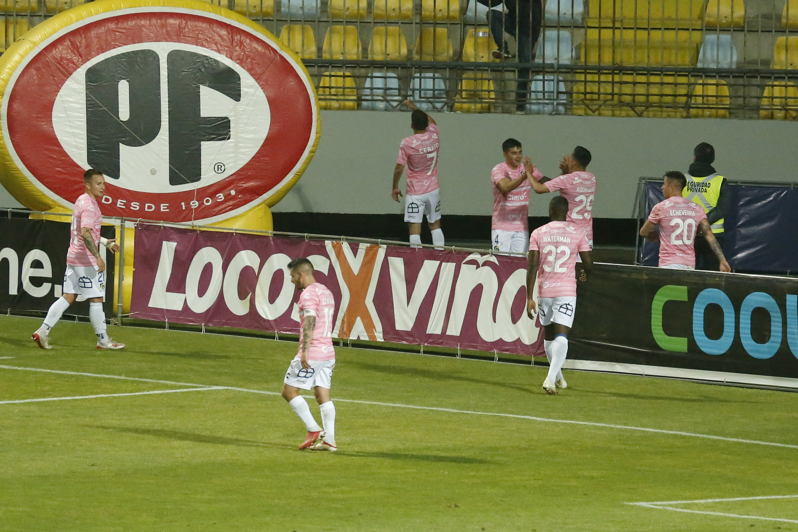 Everton volvió al triunfo y amargó el estreno de Mario Salas en un complicado Huachipato