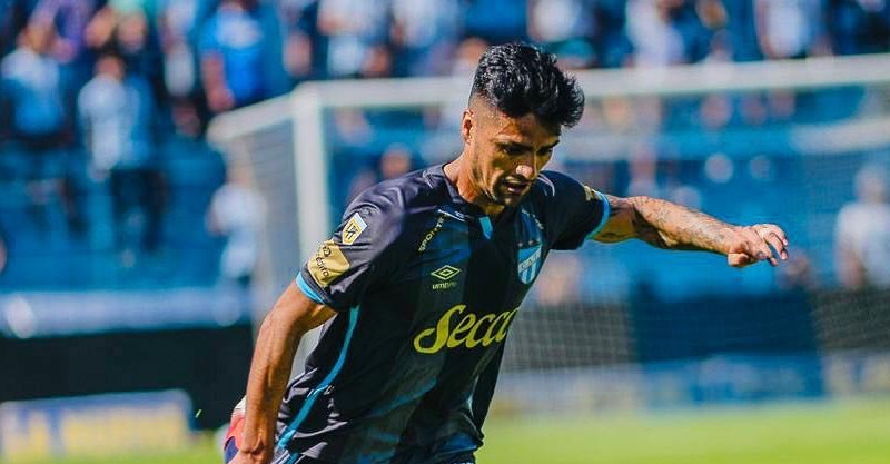 Atlético Tucumán de Felipe Campos dejó escapar el triunfo en empate con Estudiantes de La Plata