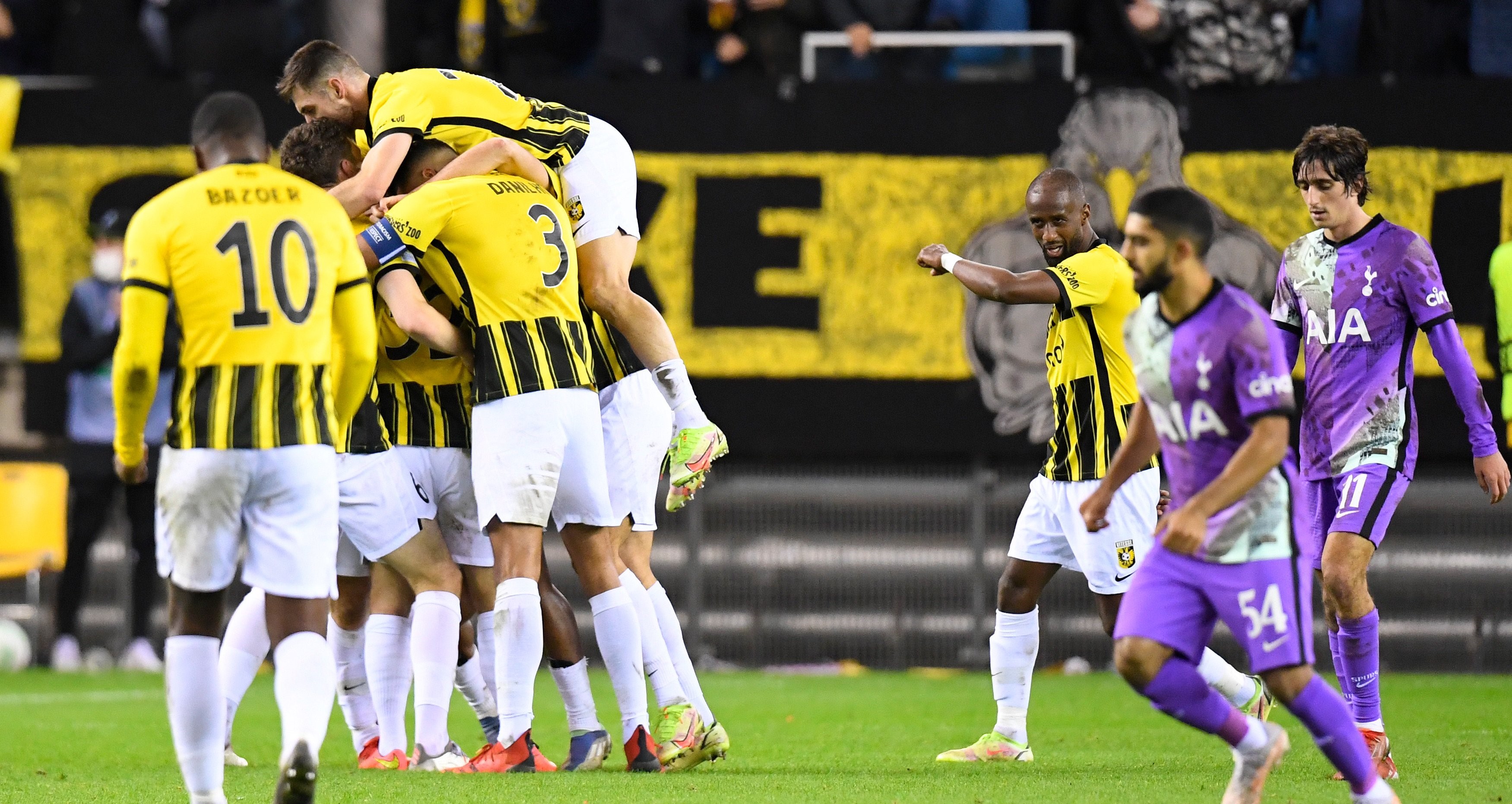 Tottenham complicó su camino en la Conference League tras perder con Vitesse