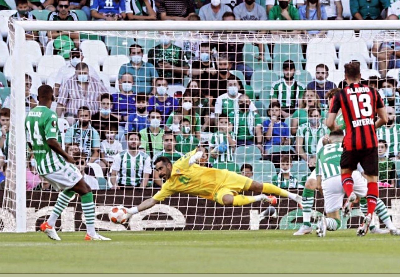 Medio español evaluó con nota 10 a Claudio Bravo: “Soberbio el portero chileno”