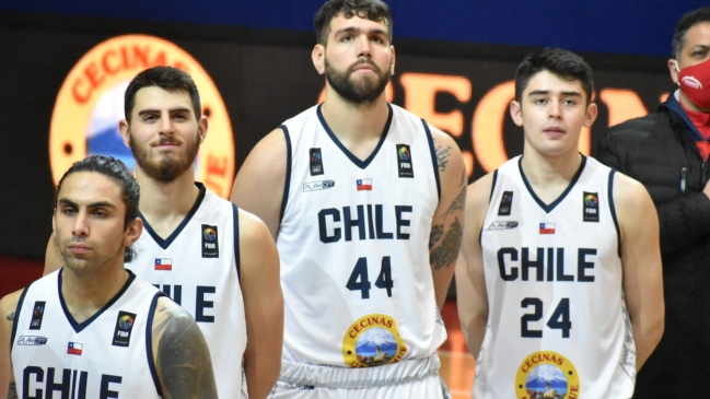 Con cuatro “extranjeros”: Cristián Santander presentó nómina de la Roja del Basquet