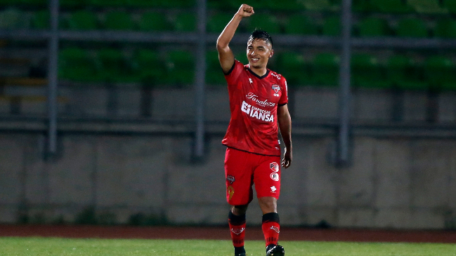 Ñublense y Everton chocan en busca de seguir en la pelea por meterse en copas internacionales