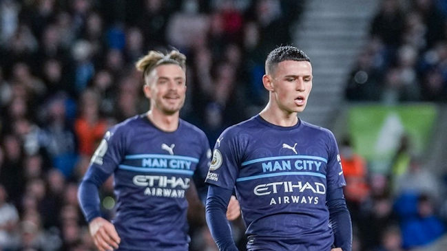 Manchester City arrasó con Brighton y sigue en la lucha por el liderato de la Premier