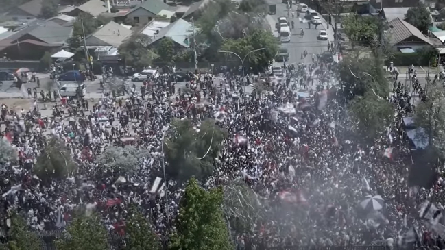 El masivo arengazo que realizó la Garra Blanca a Colo Colo en la previa del clásico ante la UC