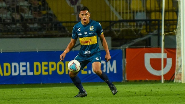 Denil Maldonado sorprendió en el área y emparejó la cuenta para Everton ante Ñublense