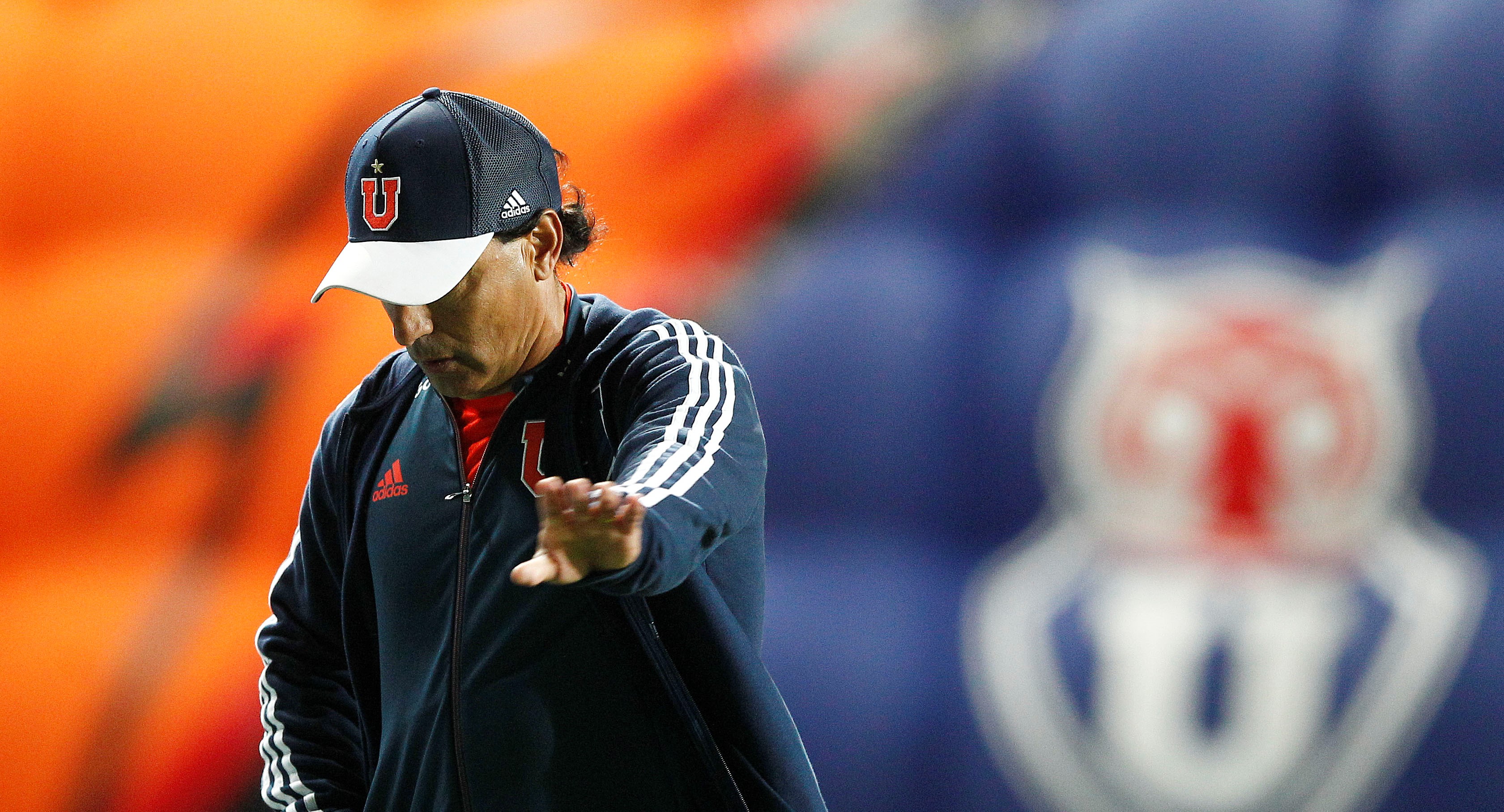 Algunos dirigentes de Azul Azul quieren que Esteban Valencia se quede en la U