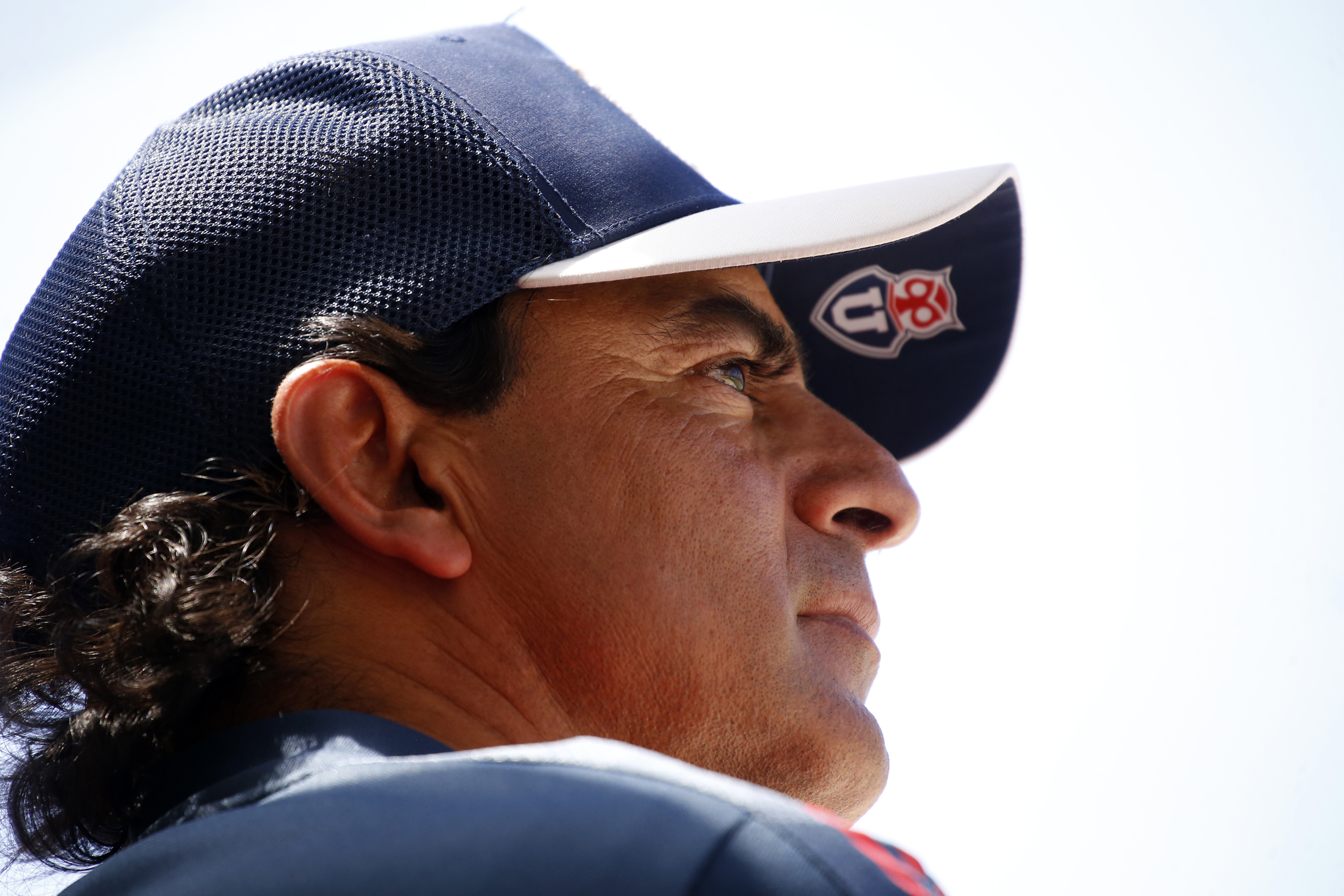 Esteban Valencia seguirá como director técnico de Universidad de Chile