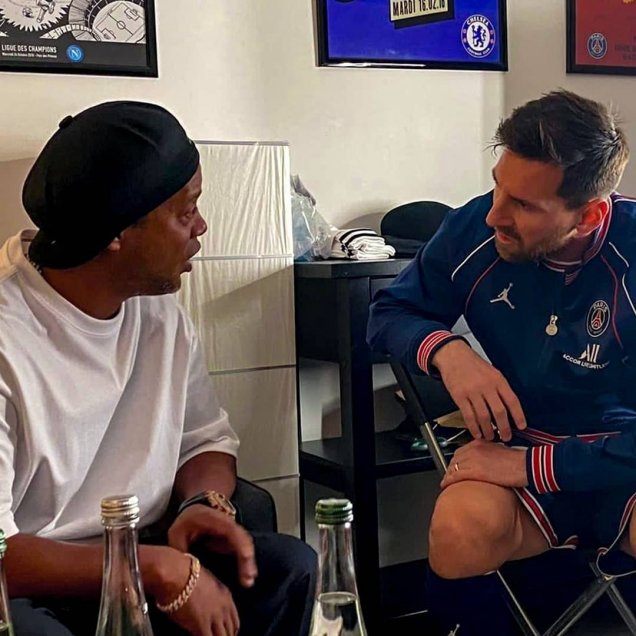 Ronaldinho se reunió con Lionel Messi para “ponerse al día”