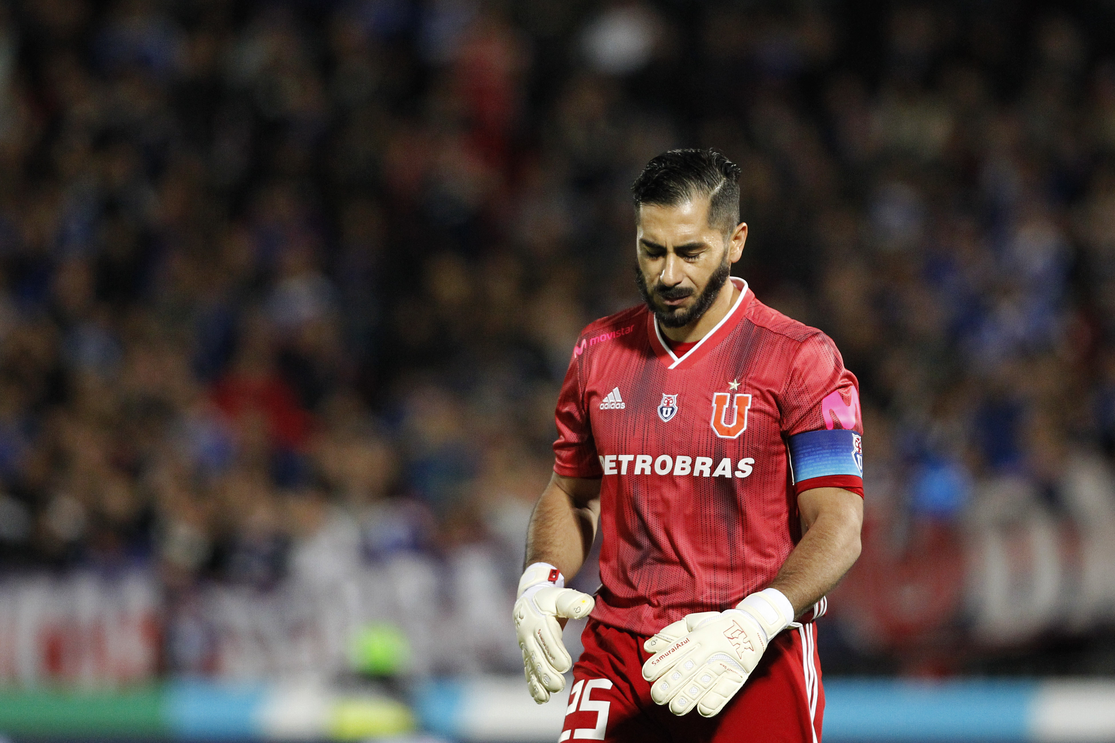 Johnny Herrera: Da pena ver a la U en cancha, con jugadores y cuerpo técnico entregados