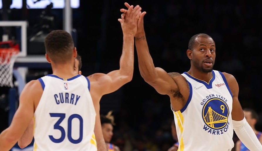 Golden State Warriors batió a Oklahoma City Thunder y sumó su cuarta victoria seguida