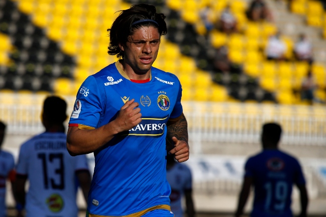 Sitio especialista en transferencias aseguró que Joaquín Montecinos está en el radar de Granada