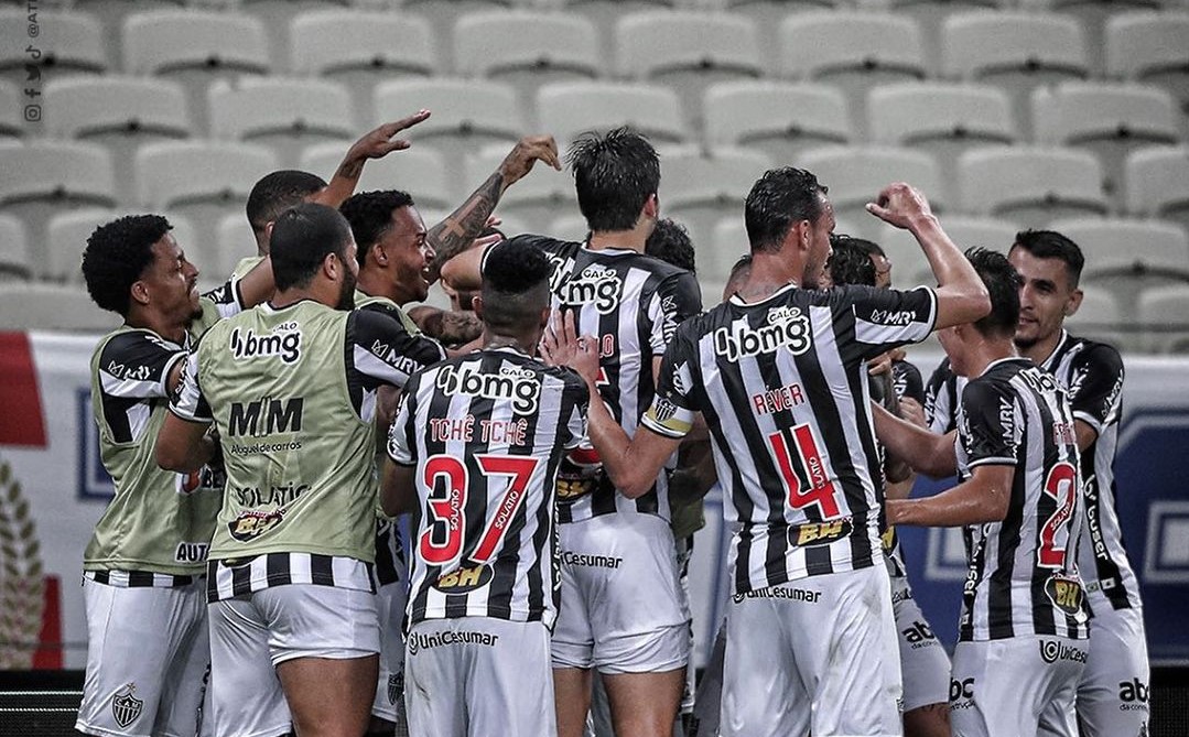 La gran asistencia de Eduardo Vargas en triunfo de A. Mineiro sobre Fortaleza en la Copa de Brasil