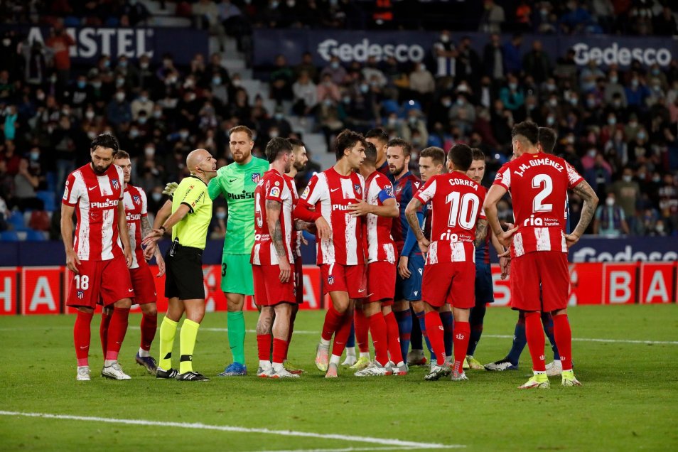 Atlético de Madrid dejó escapar el triunfo en friccionado empate contra Levante