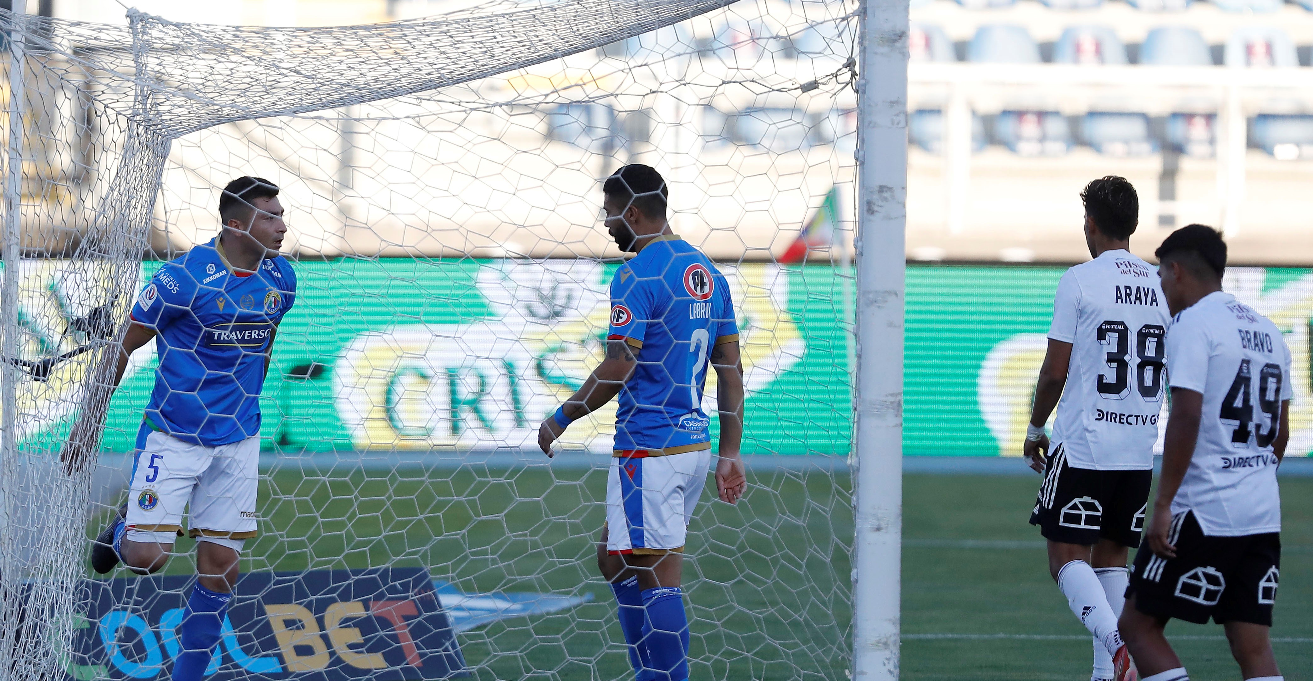 Fabián Torres aprovechó error de Julio Fierro para aumentar la ventaja de Audax Italiano