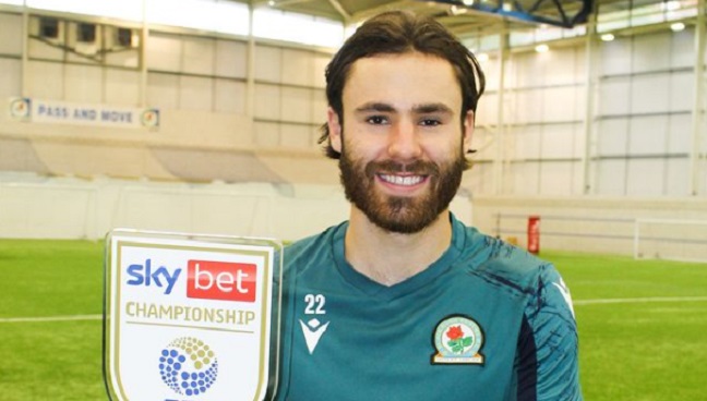 Ben Brereton recibió su premio como mejor jugador del mes en la Championship