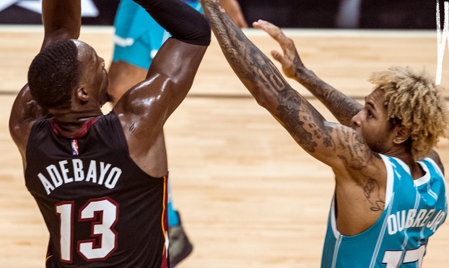 Jimmy Butler y Bam Adebayo comandaron triunfo de Miami Heat sobre Charlotte Hornets