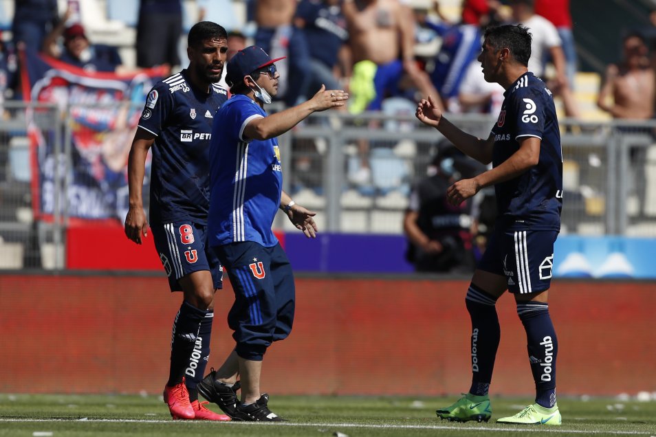 Curicó Unido volvió a ganar a costa de la U y encendió la lucha por la permanencia