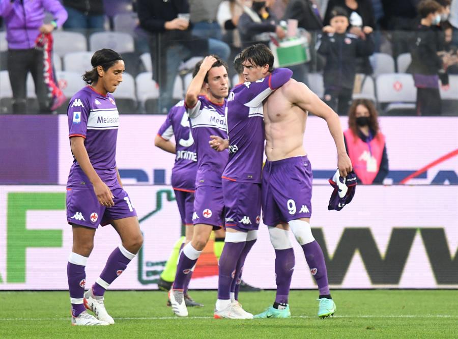 Fiorentina goleó a Spezia sin Erick Pulgar y se encumbró en la Serie A
