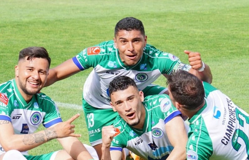 Puerto Montt protagonizó una épica remontada ante Fernández Vial en la Primera B