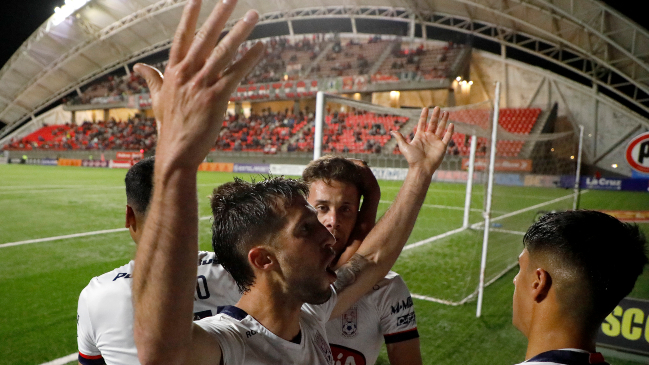 Melipilla dio vuelta un partidazo ante Unión La Calera y complicó a U. de Chile con la promoción