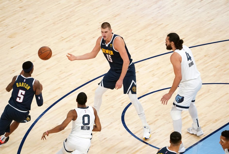 Memphis y Chicago sorprendieron a Denver y a Boston en la jornada de lunes de la NBA